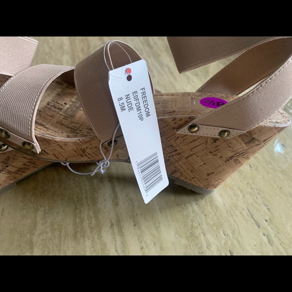 Beautiful and sexy wedge Espeit sandals